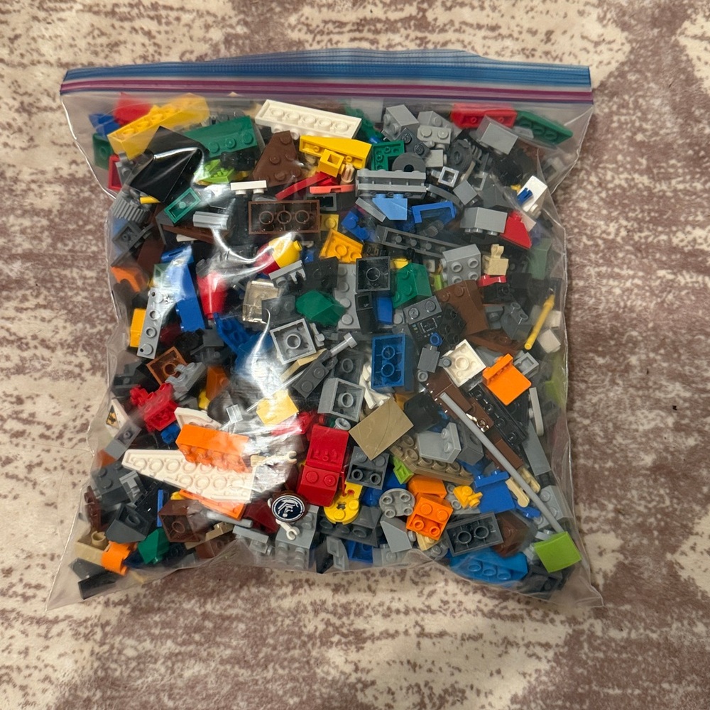 Assorted LEGO Brick Set - Picture 3 of 3